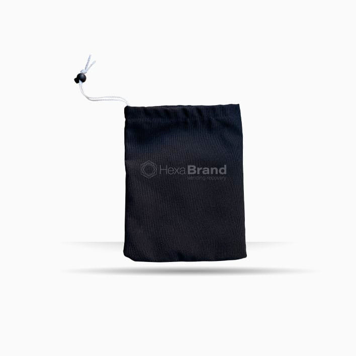 Bolsa de recaudación vending fabricada con tejido muy flexible. Cierre de cordón ajustable. Color negro. Lavable y resistente. Recauda las monedas de tus máquinas de forma profesional y limpia.