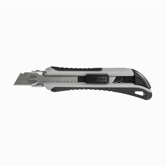 Cutter profesional Bellota con capacidad para 6 cuchillas de 18 mm. Vista Frontal